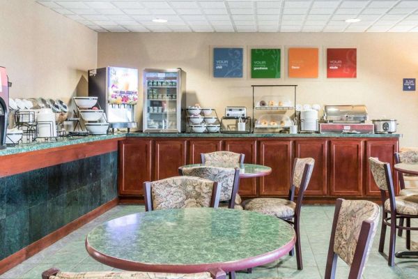 Comfort Inn & Suites Maumee - Toledo (I80-90)